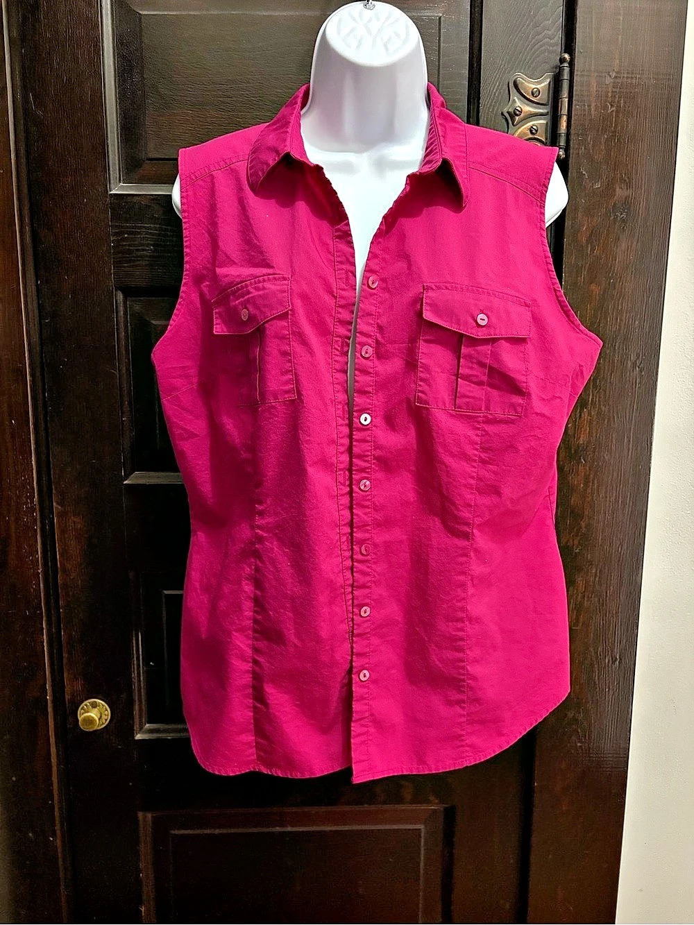 (105) Worthington Sleeveless Button Down Top in Pink Size Large